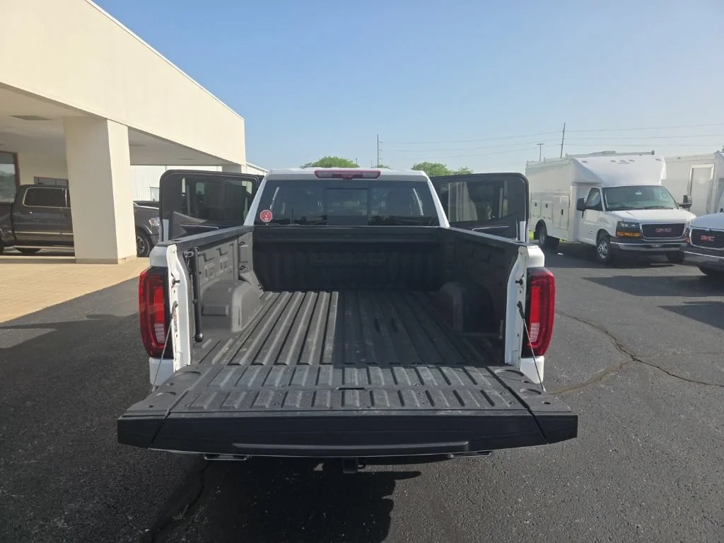 Used 2024 White Frost Tricoat GMC Denali image 6