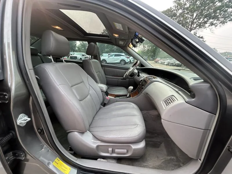 Used 2004 Gray Toyota XLS Sedan 4D image 22