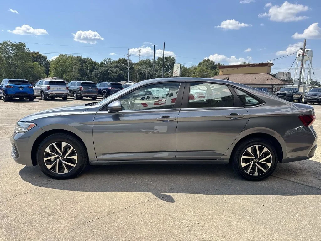 Used 2024 Gray Volkswagen 1.5T S image 6