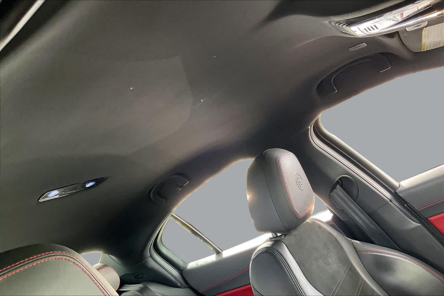 Used 2018 Vesuvio Gray Metallic Alfa Romeo  image 14