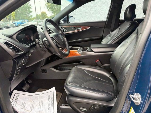 Used 2019 Blue Lincoln Reserve image 13