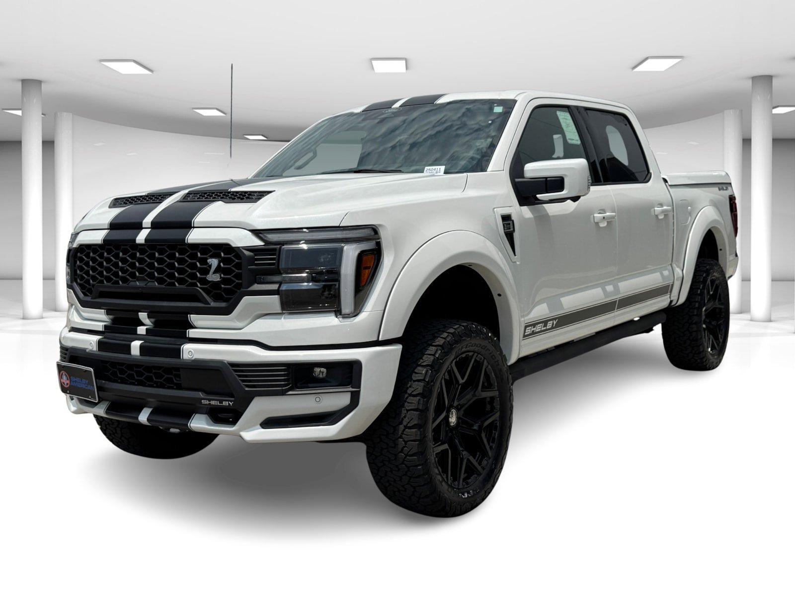 New 2025 Star White Metallic Tri-Coat Ford Lariat® image 2