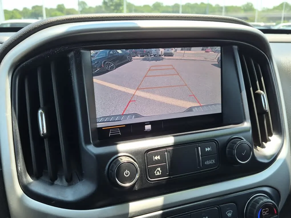 Used 2019 Black Chevrolet 4WD ZR2 image 16