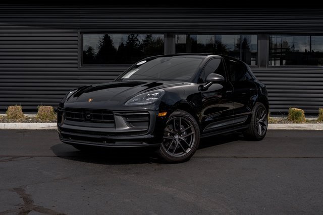 2023 Porsche Macan T
