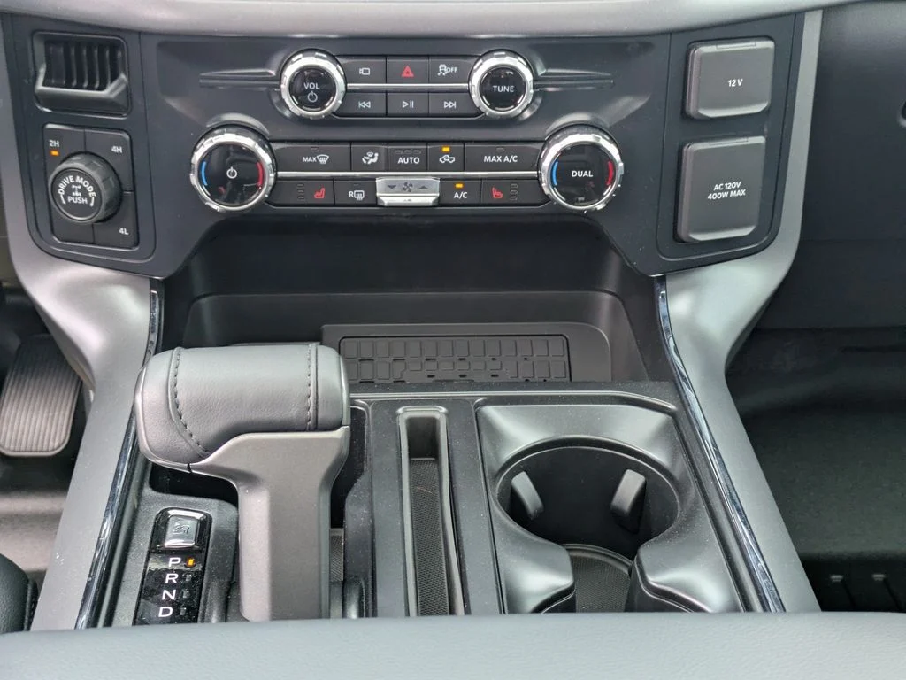 New 2026 Oxford White Ford XLT image 23