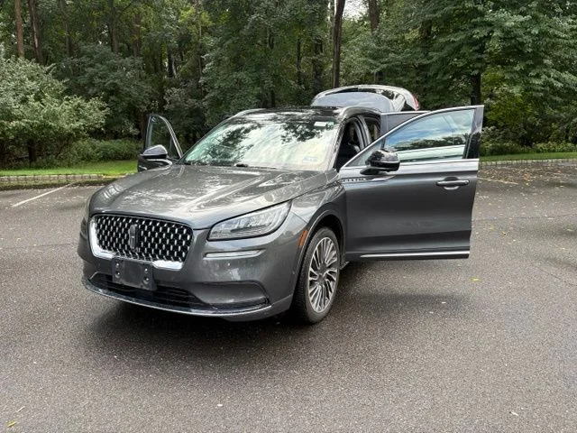 Used 2020 Magnetic Gray Lincoln Reserve image 26
