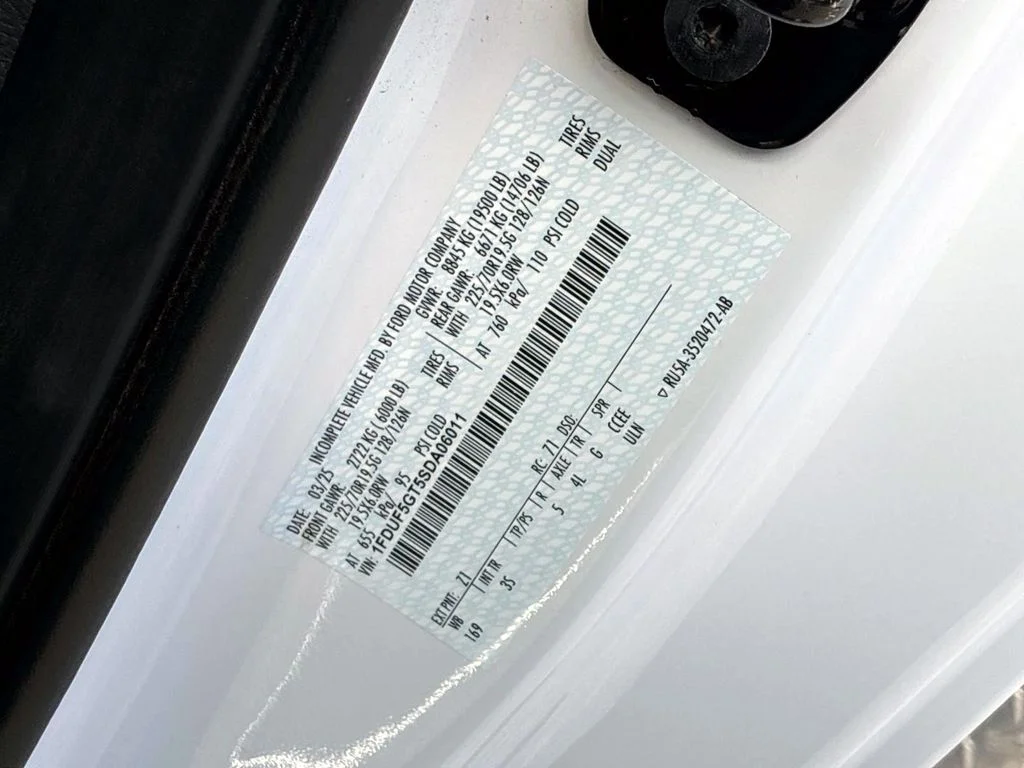 Used 2025 Oxford White Ford XLT image 23