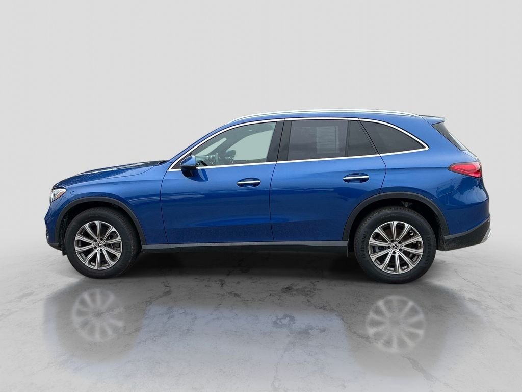 Used 2025  Mercedes-Benz GLC 300 image 4