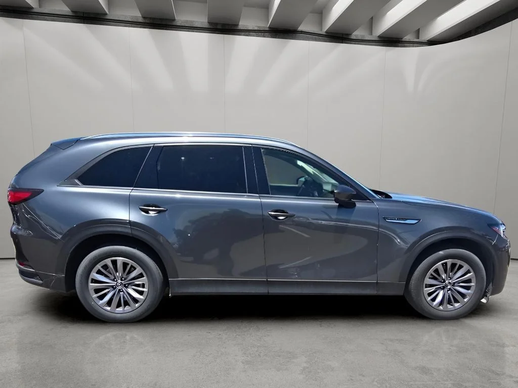 Used 2025 Machine Gray Metallic Mazda Preferred Package image 11