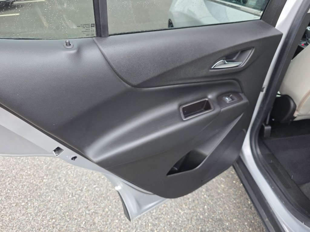 Used 2018 Silver Ice Metallic Chevrolet LT image 29