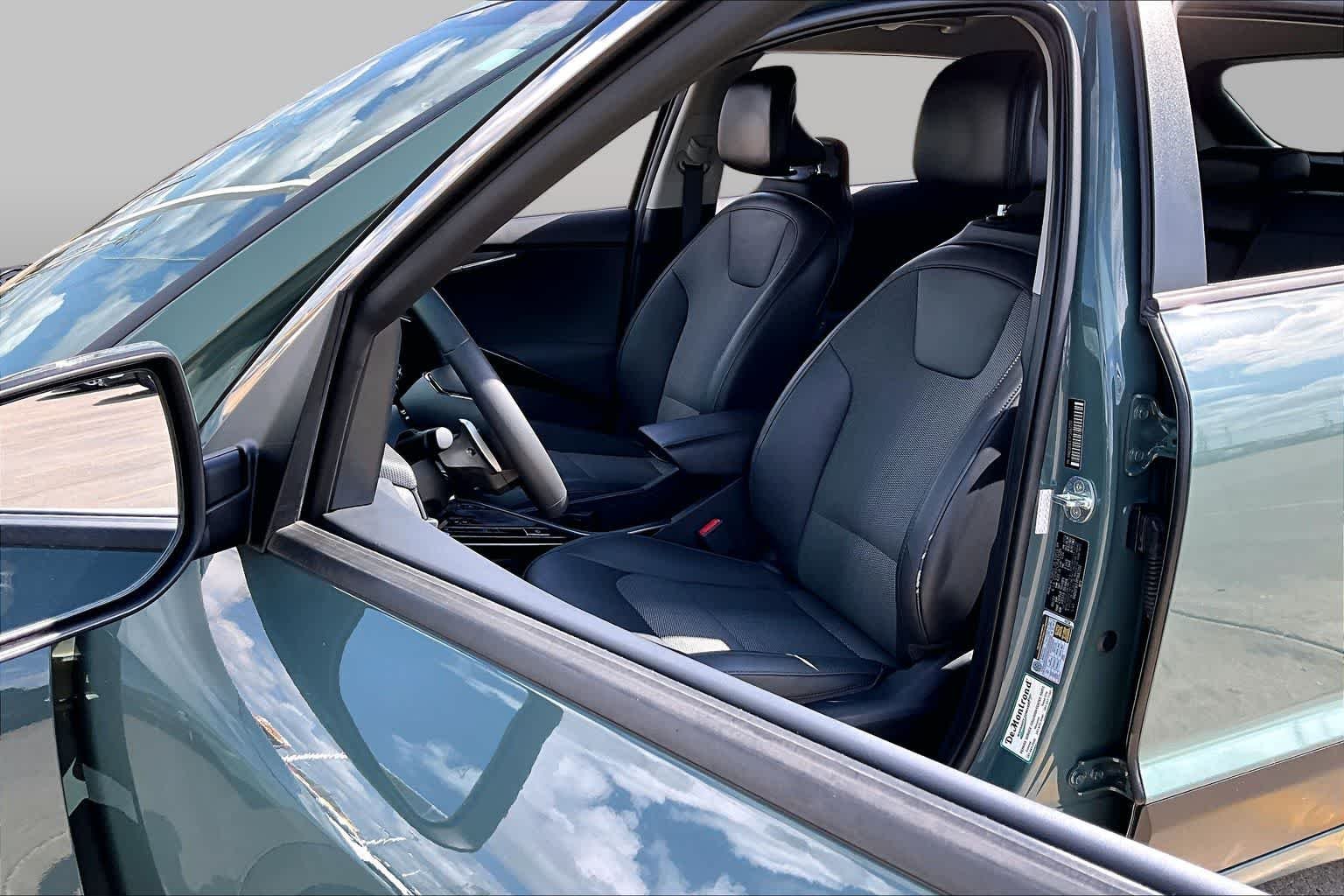 Used 2023 Cityscape Green Kia EX image 15