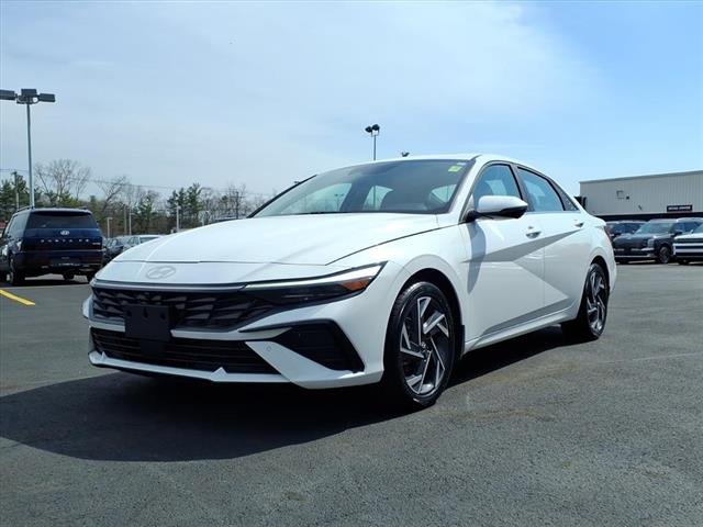 2024 Hyundai Elantra 2.0 Limited IVT's photo