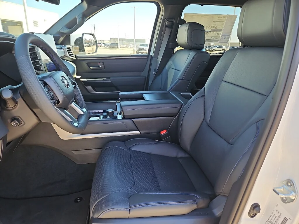 New 2026 Wind Chill Pearl Toyota Platinum image 7