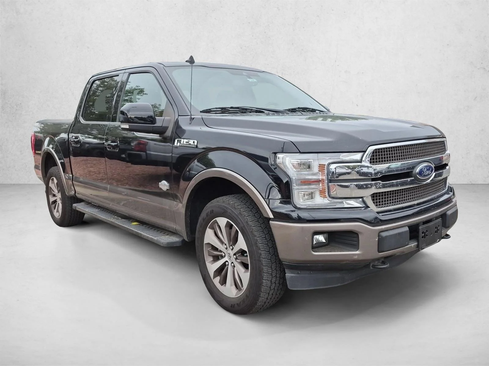 Used 2018 Black Velvet Ford King Ranch image 3