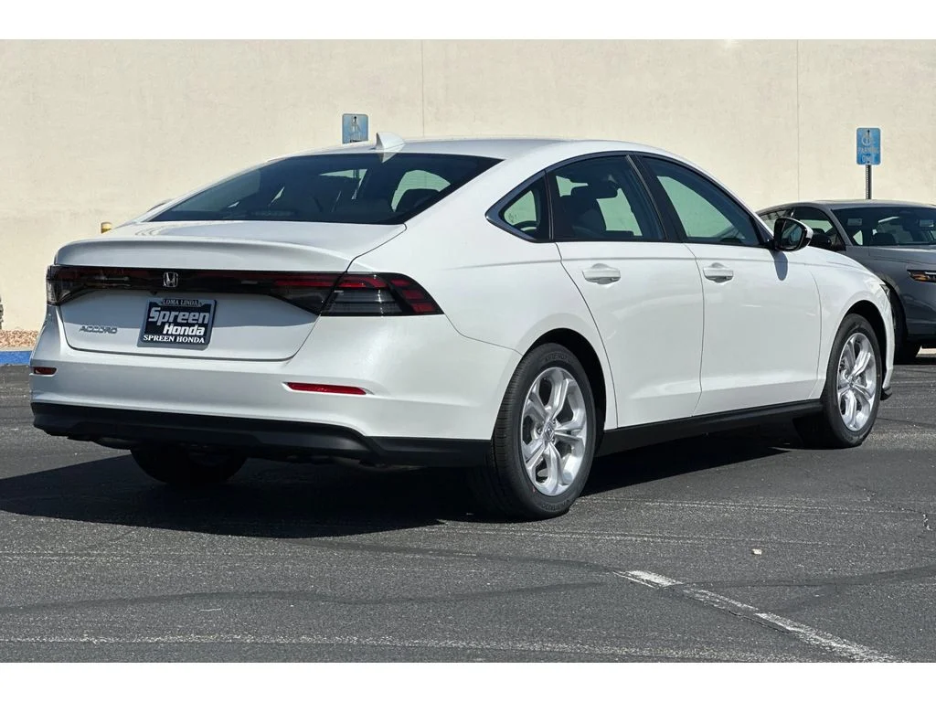 New 2026 Platinum White Pearl Honda LX image 4
