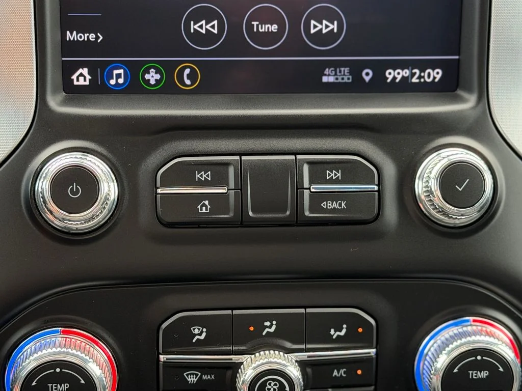Used 2022 White GMC Elevation image 15