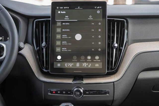 New 2026 Aurora Silver Volvo Plus image 21