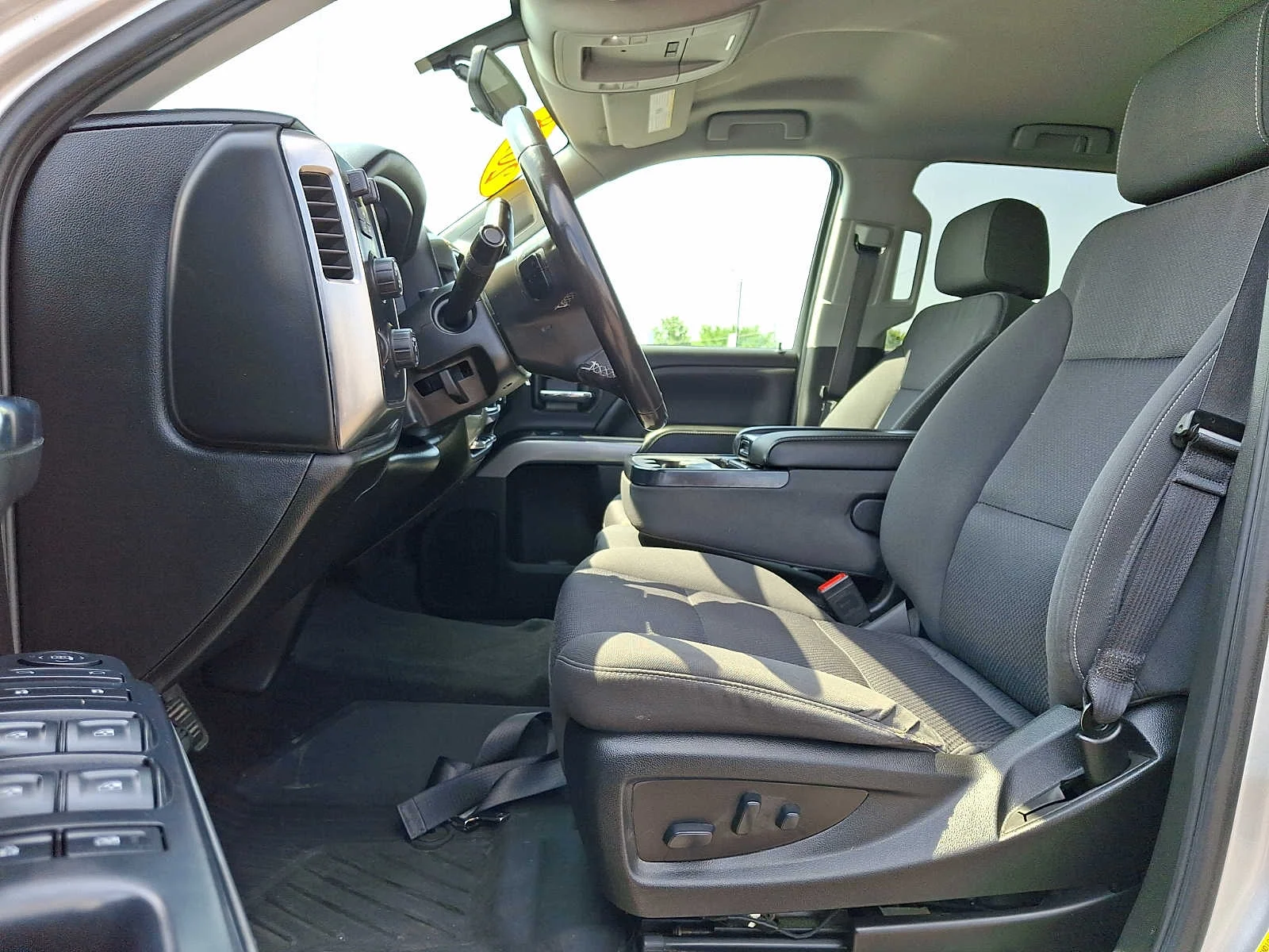Used 2018 Silver Ice Metallic Chevrolet LT image 13