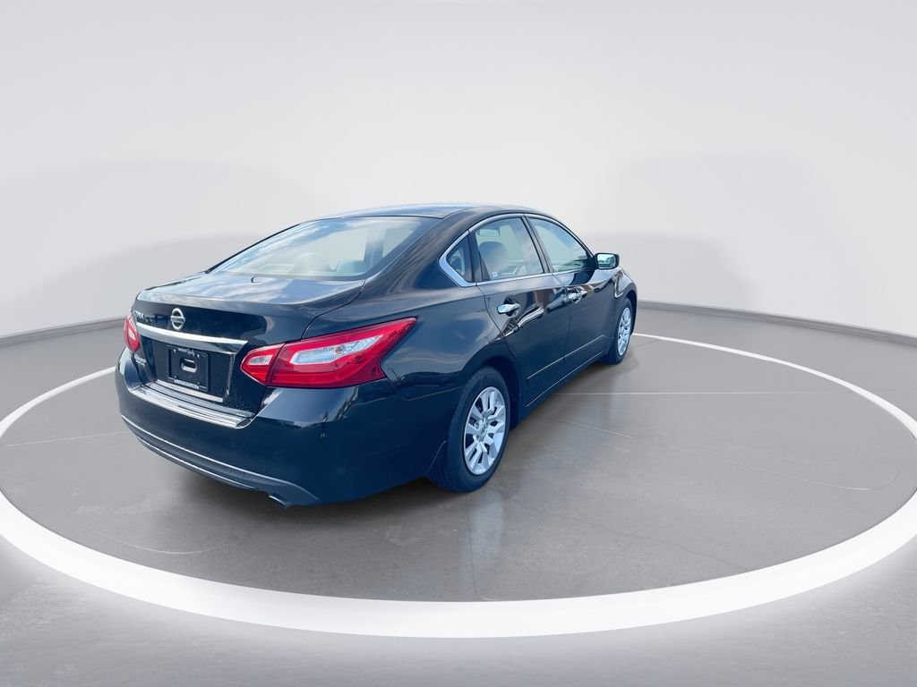 Used 2017 Black Nissan 2.5 S image 8