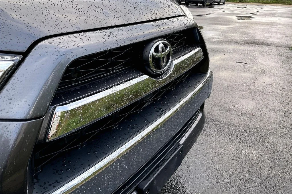 Used 2018 Gray Toyota Limited image 32