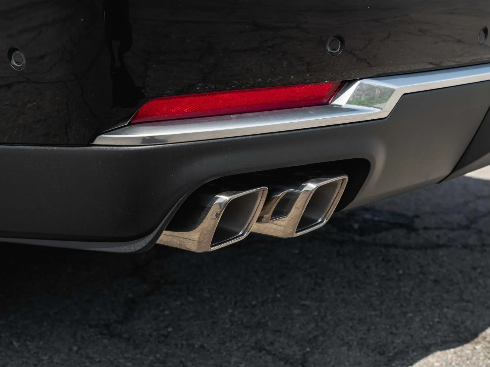 New 2026 Black Chevrolet High Country image 31
