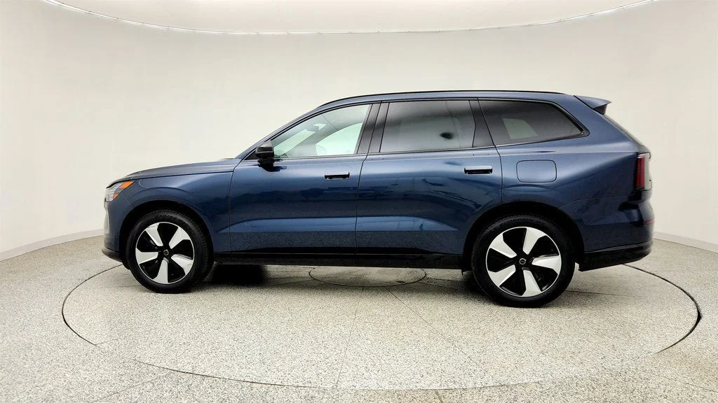 Used 2025 Denim Blue Metallic Volvo Twin Motor Plus 6-Seater w/ Tow Hitch & Panoramic Sunshade image 8
