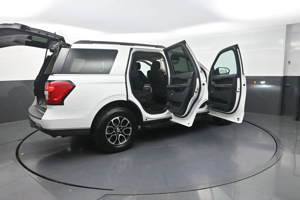 Used 2022 White Ford XL image 37
