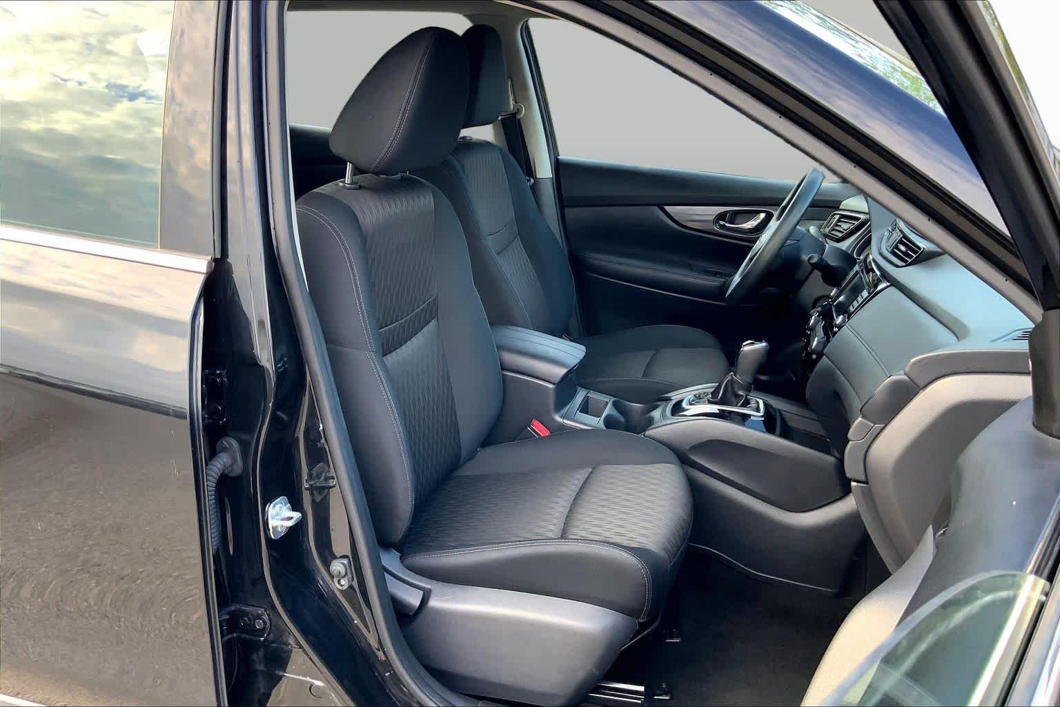 Used 2018 Magnetic Black Nissan S image 9