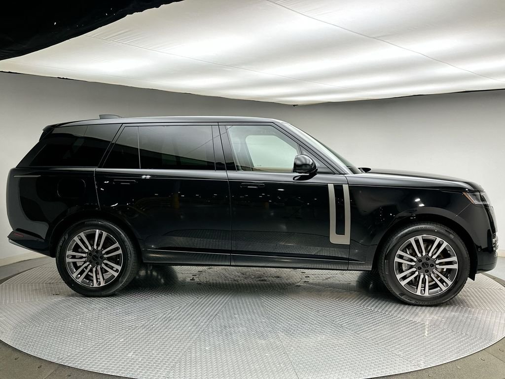 New 2026 Santorini Black Land Rover SE image 12