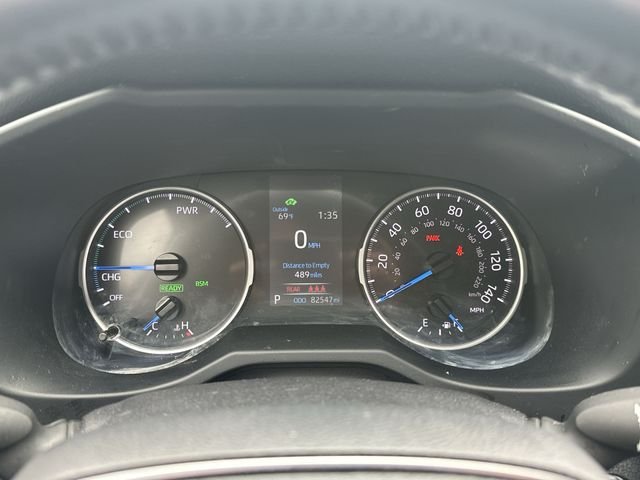 Used 2021 White Toyota XLE Premium image 12