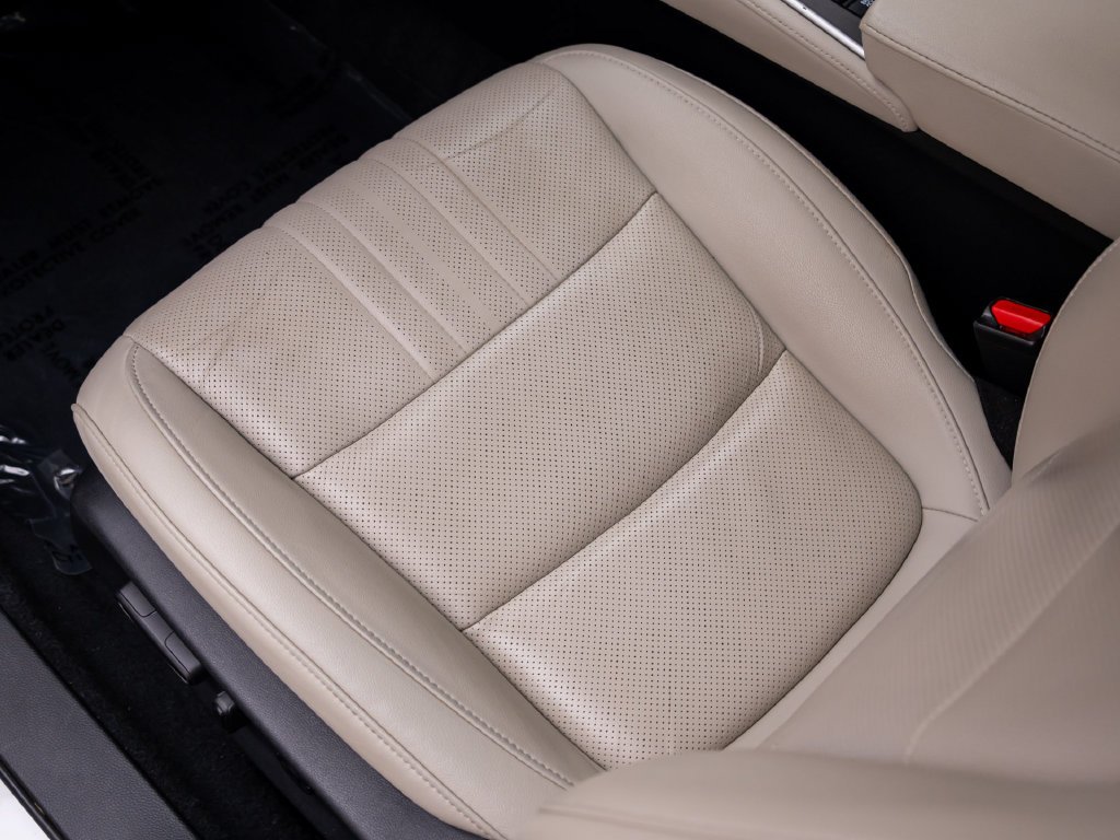 2022 Honda Accord Hybrid Touring - Photo 16