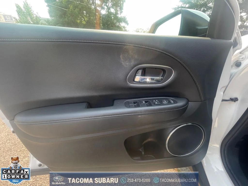 Used 2021 White Honda EX-L image 11