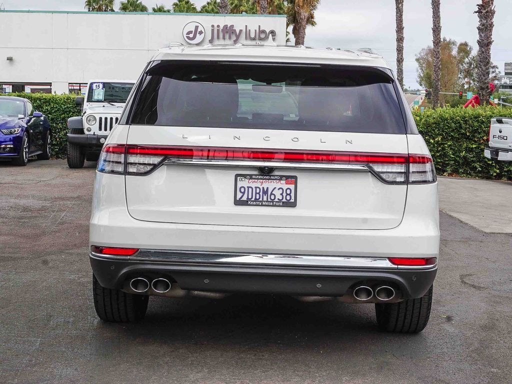 Used 2022 White Lincoln Standard image 5