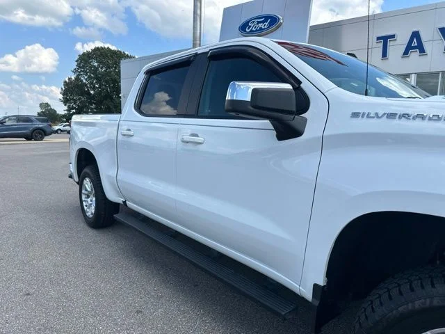 Used 2022 Summit White Chevrolet LT image 7