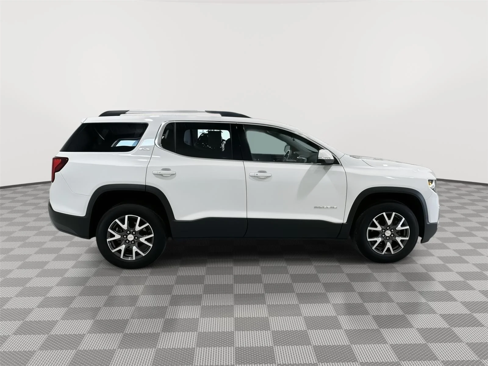 Used 2023 Summit White GMC SLE image 6