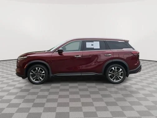 Used 2022 Red INFINITI LUXE image 6