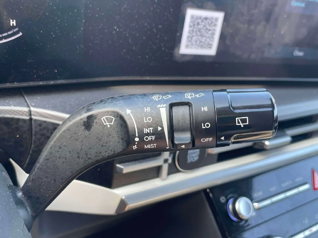 Certified Used 2025 Silver Hyundai SE image 24