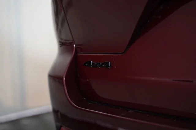 New 2025 Velvet Red Pearl-Coat Exterior Paint Jeep Altitude X image 39