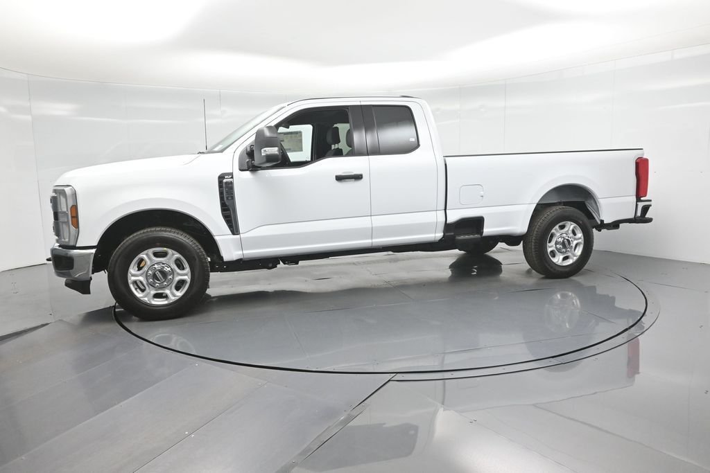 New 2026 Oxford White Ford XLT image 26