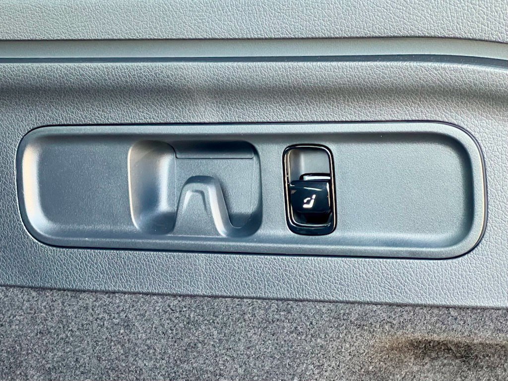 Certified Used 2026  Mercedes-Benz GLC 300 image 44