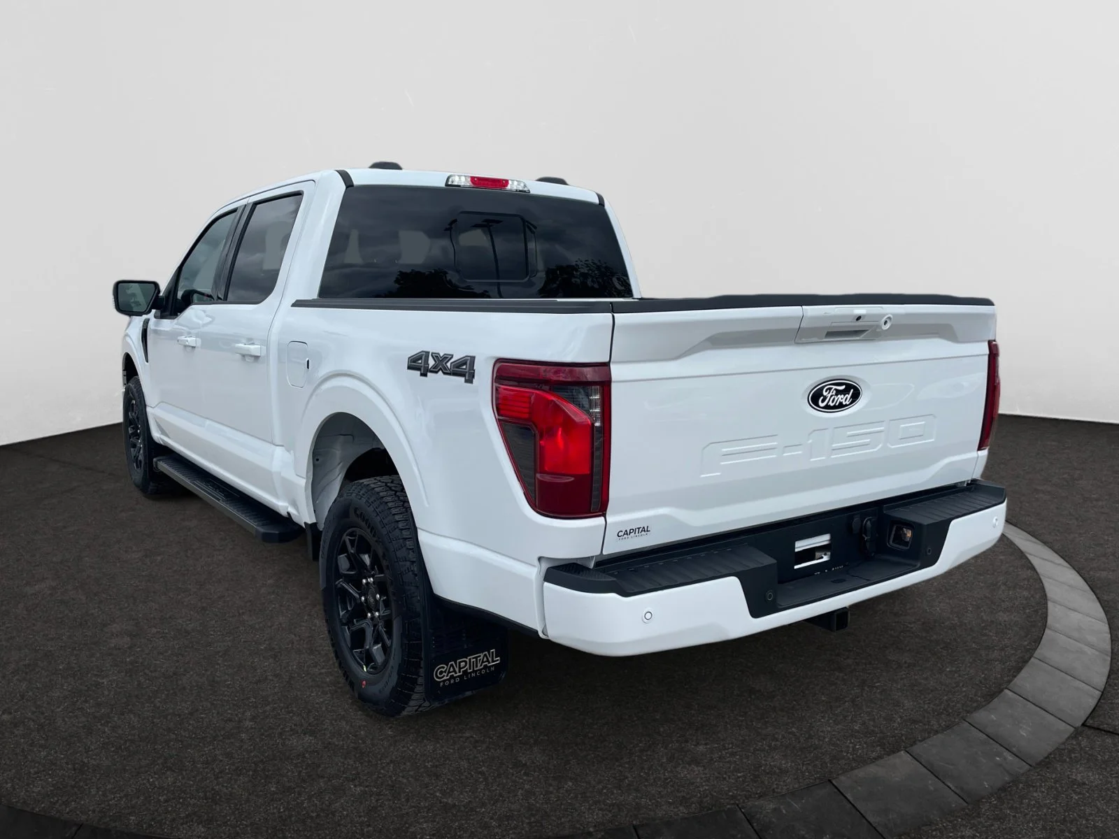 New 2026 Oxford White Ford XLT image 3