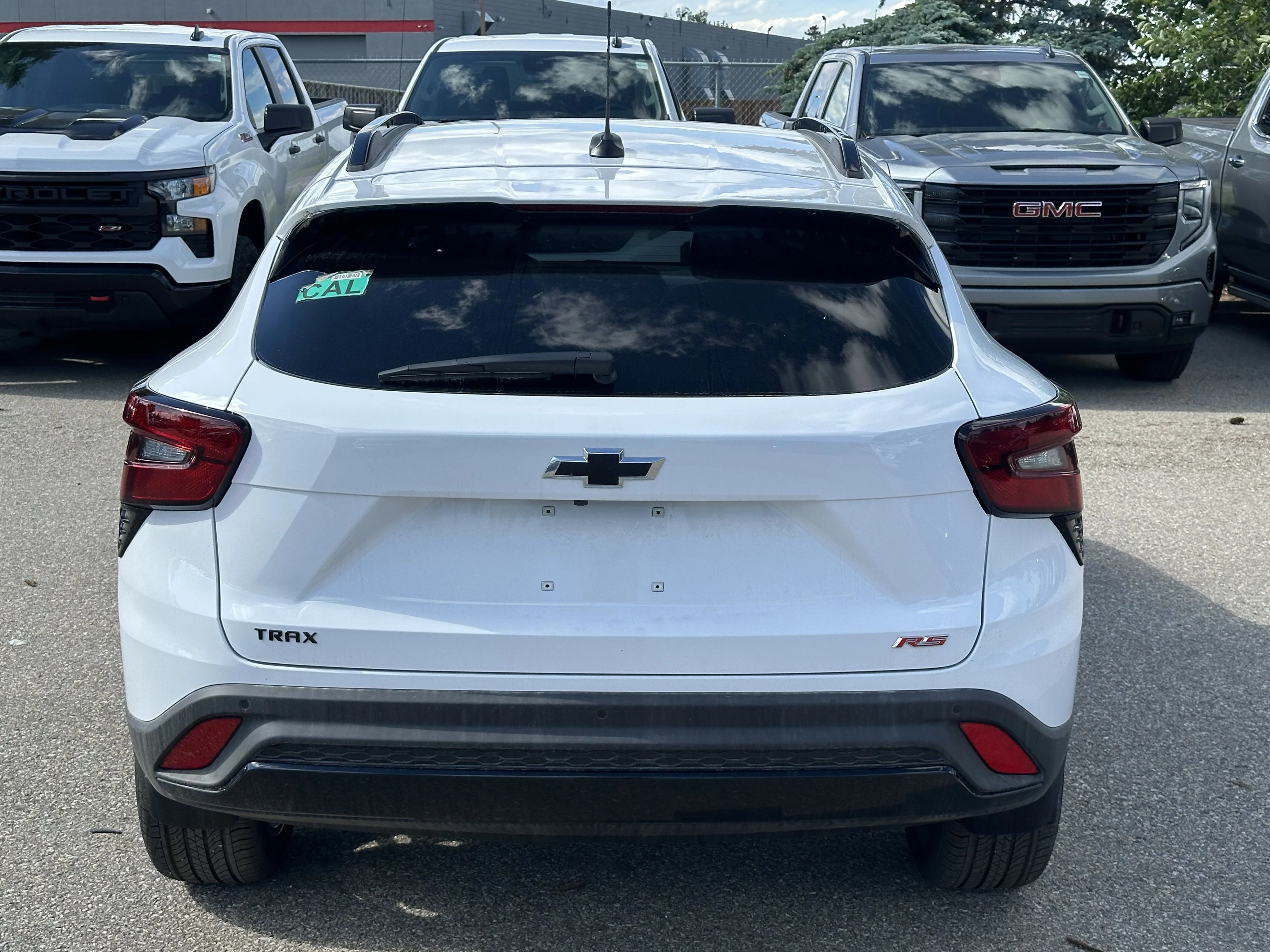 New 2026 Summit White Chevrolet 2RS image 3