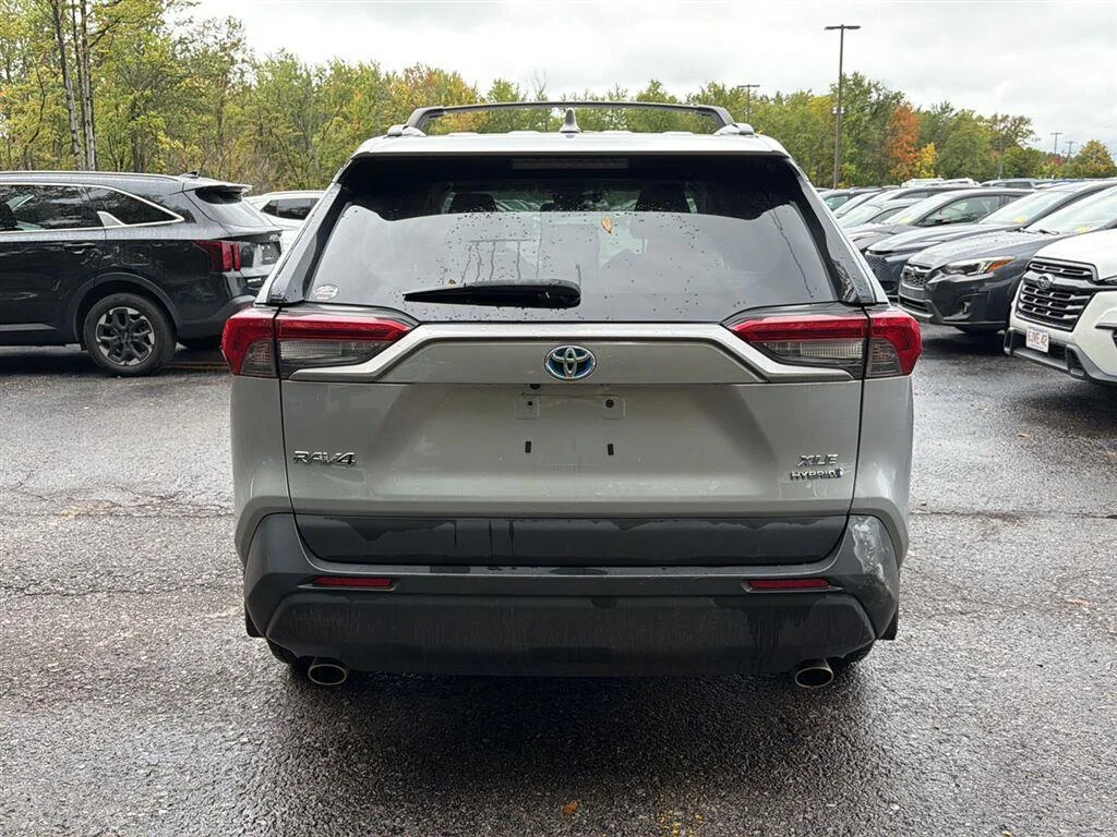 Used 2019 Silver Sky Metallic Toyota XLE image 9