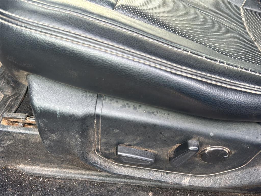Used 2019 Blue Jeans FORD LARIAT image 10