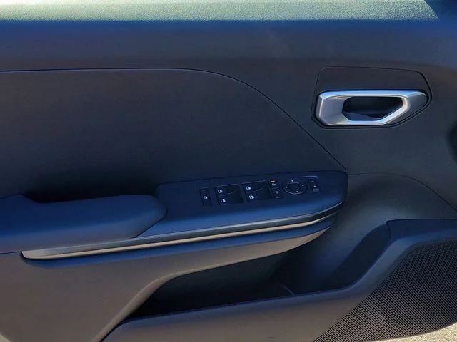 New 2026 Aurora Black Pearl Kia LXS image 5