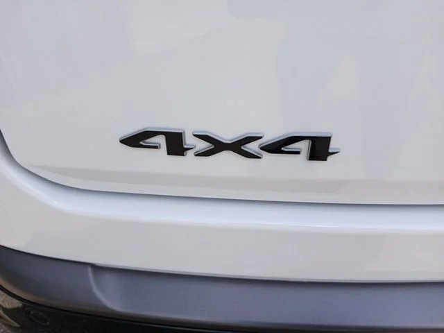 New 2026 Bright White Clear-Coat Exterior Paint Jeep Limited Reserve image 6