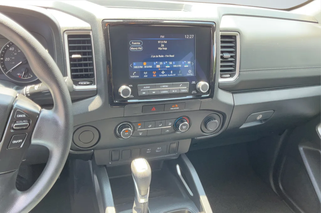 2022 Nissan Frontier SV - Photo 16