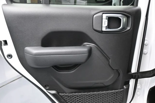 Used 2025 White Jeep Nighthawk image 9