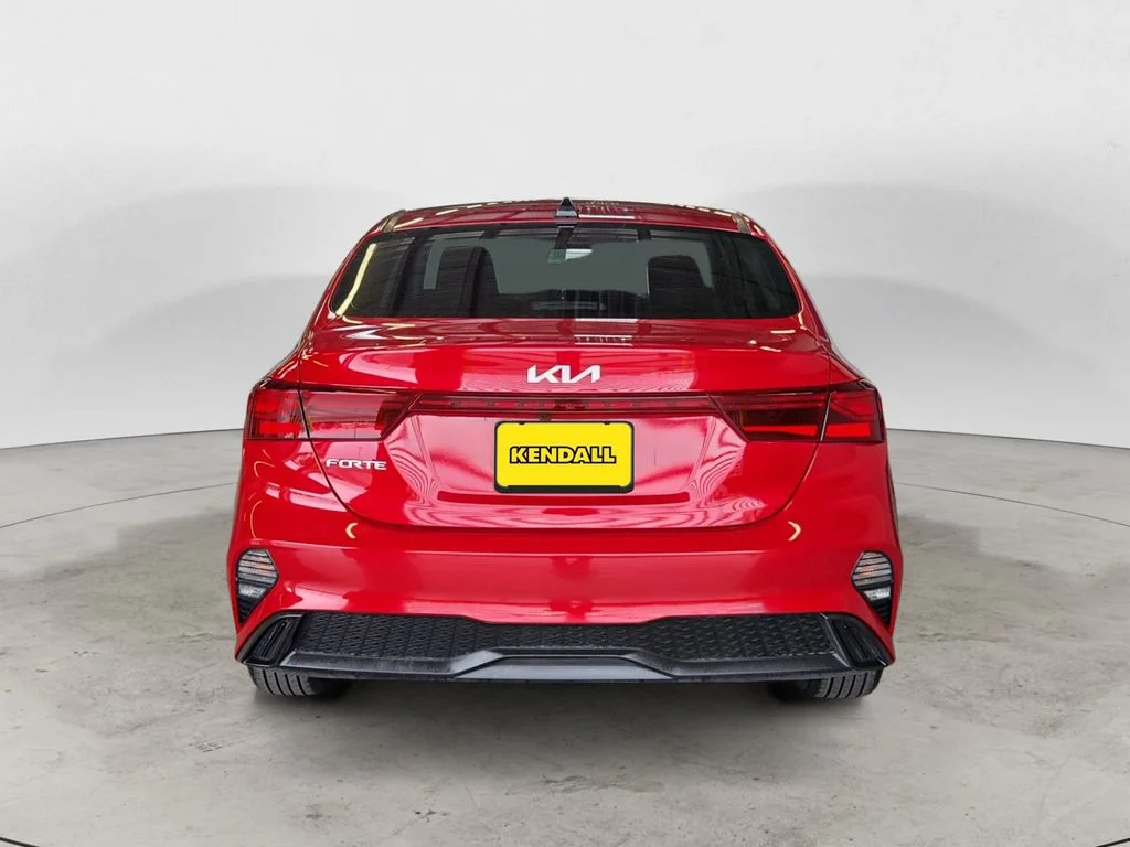 Used 2024 Red Kia LXS image 6