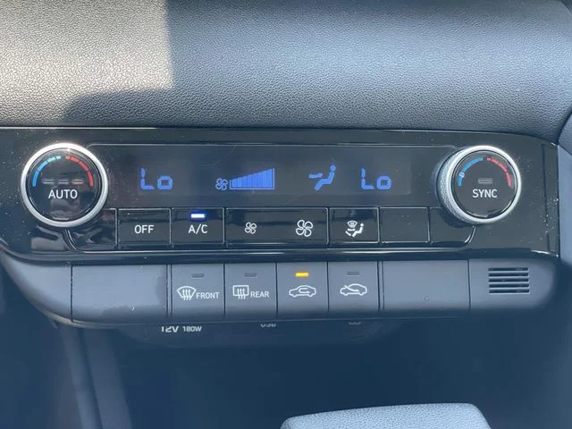 Used 2021  Hyundai SEL image 25